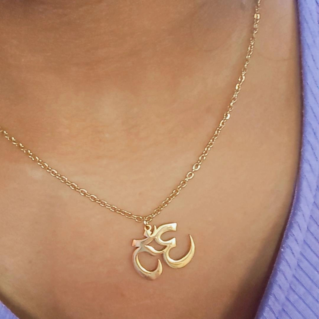 Collier Aum